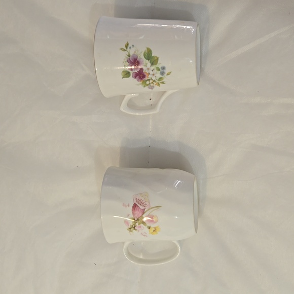 2 bonechina mugs - Picture 3 of 3